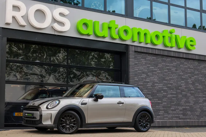 MINI Cooper (2023)