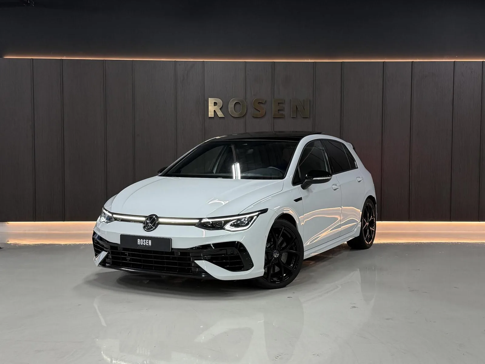 Volkswagen Golf (2022) — foto 1