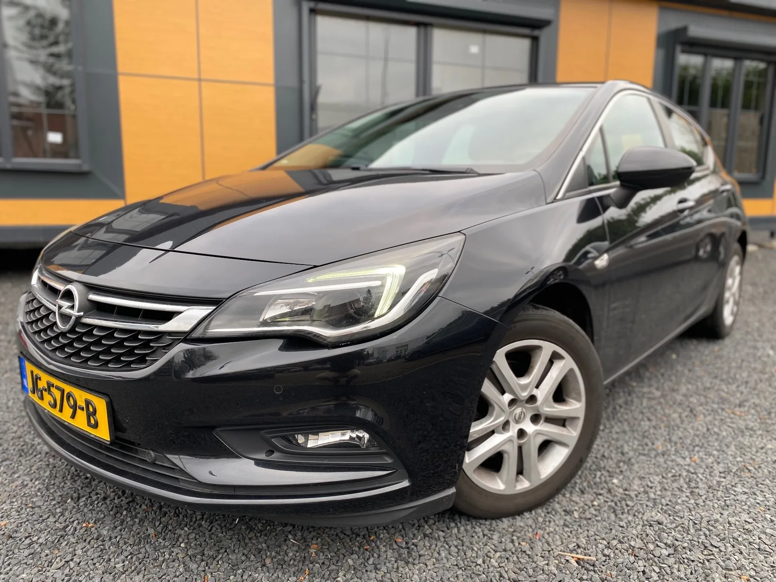 Opel Astra (2016) — foto 1