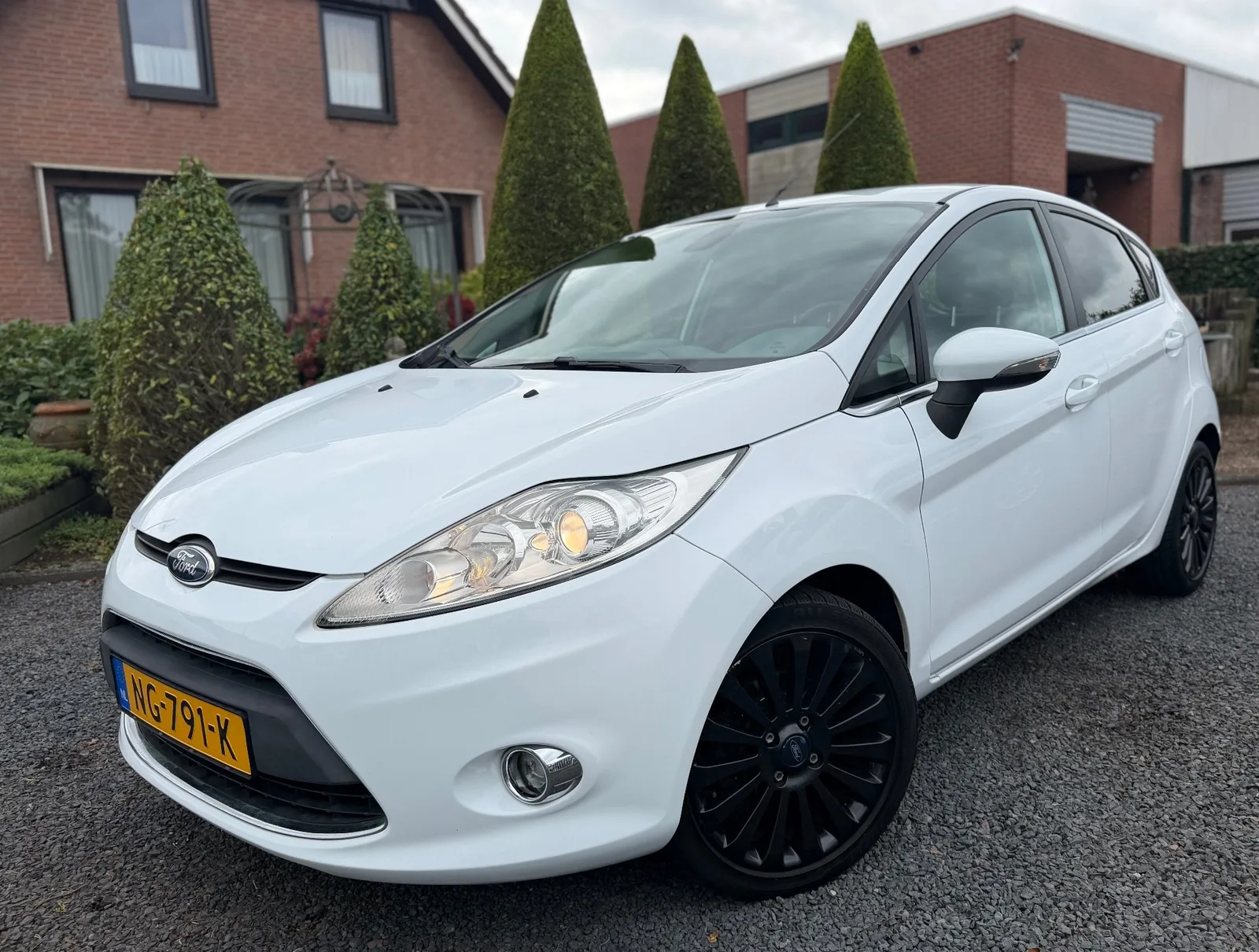 Ford Fiesta (2010) — foto 1