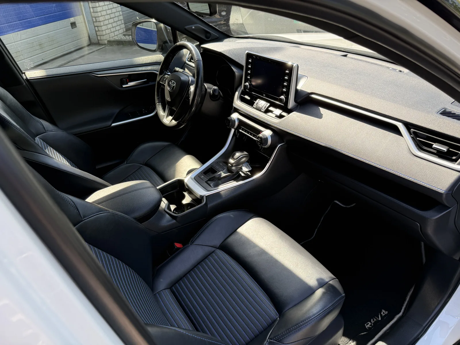 Toyota RAV4 (2019) — foto 1