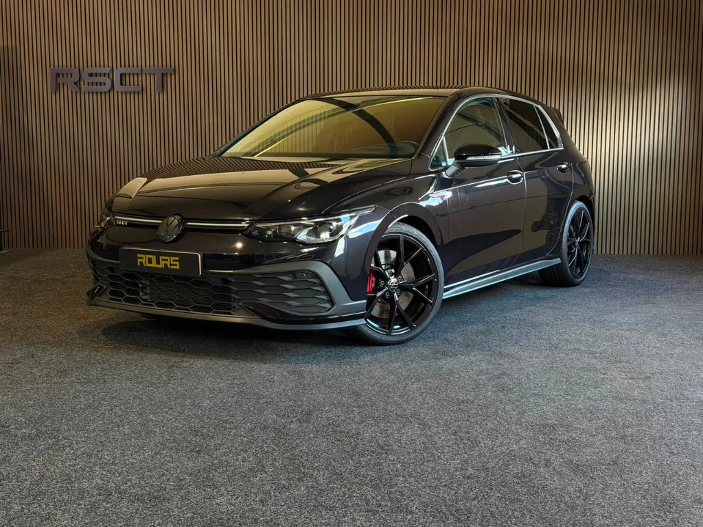 Volkswagen Golf (2022) — foto 1