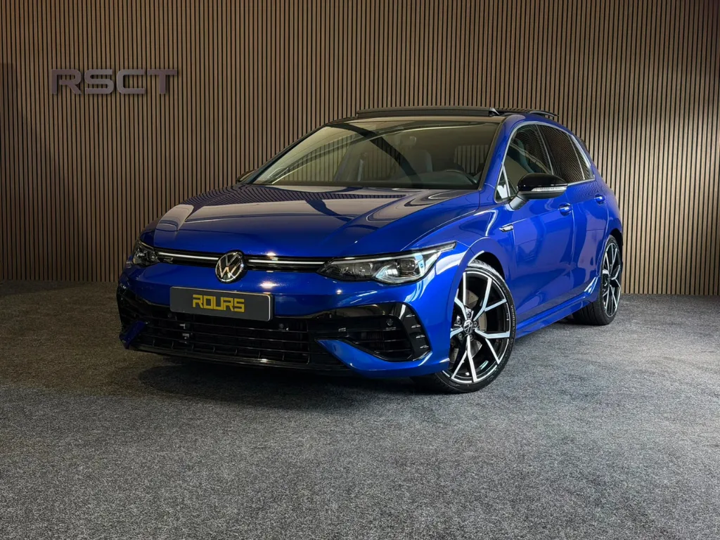 Volkswagen Golf (2023) — foto 1