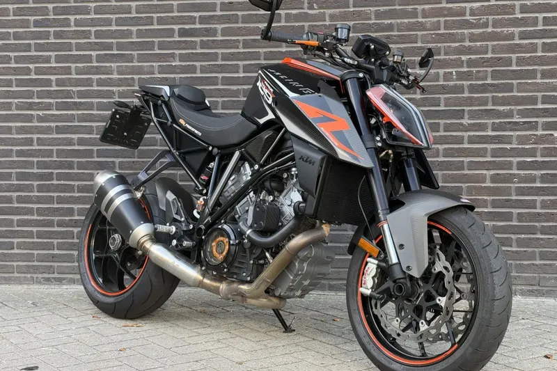 KTM 1290 Super Duke R (2018)
