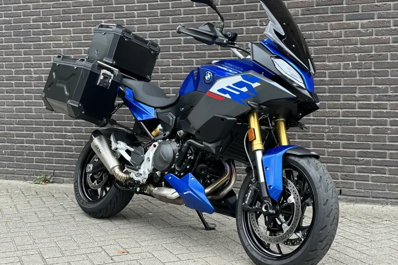 BMW F 900 XR (2024)