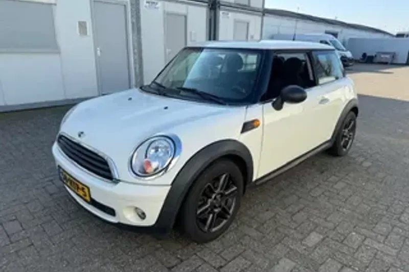 MINI One (2009)