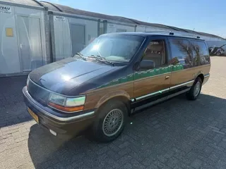 Chrysler Town and Country (1991) — foto 1