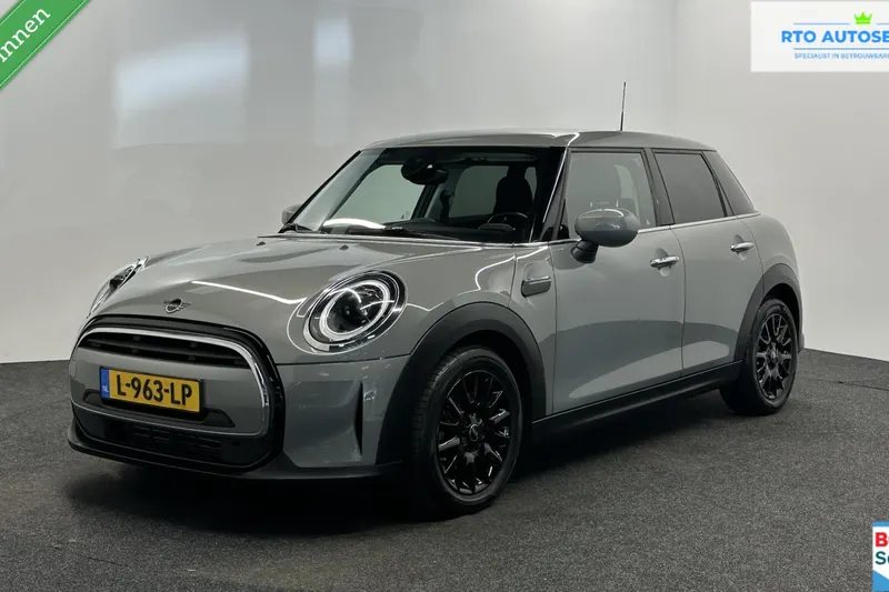 MINI One (2021)
