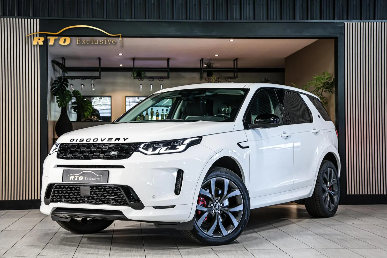 Land Rover Discovery Sport (2023) — foto 1