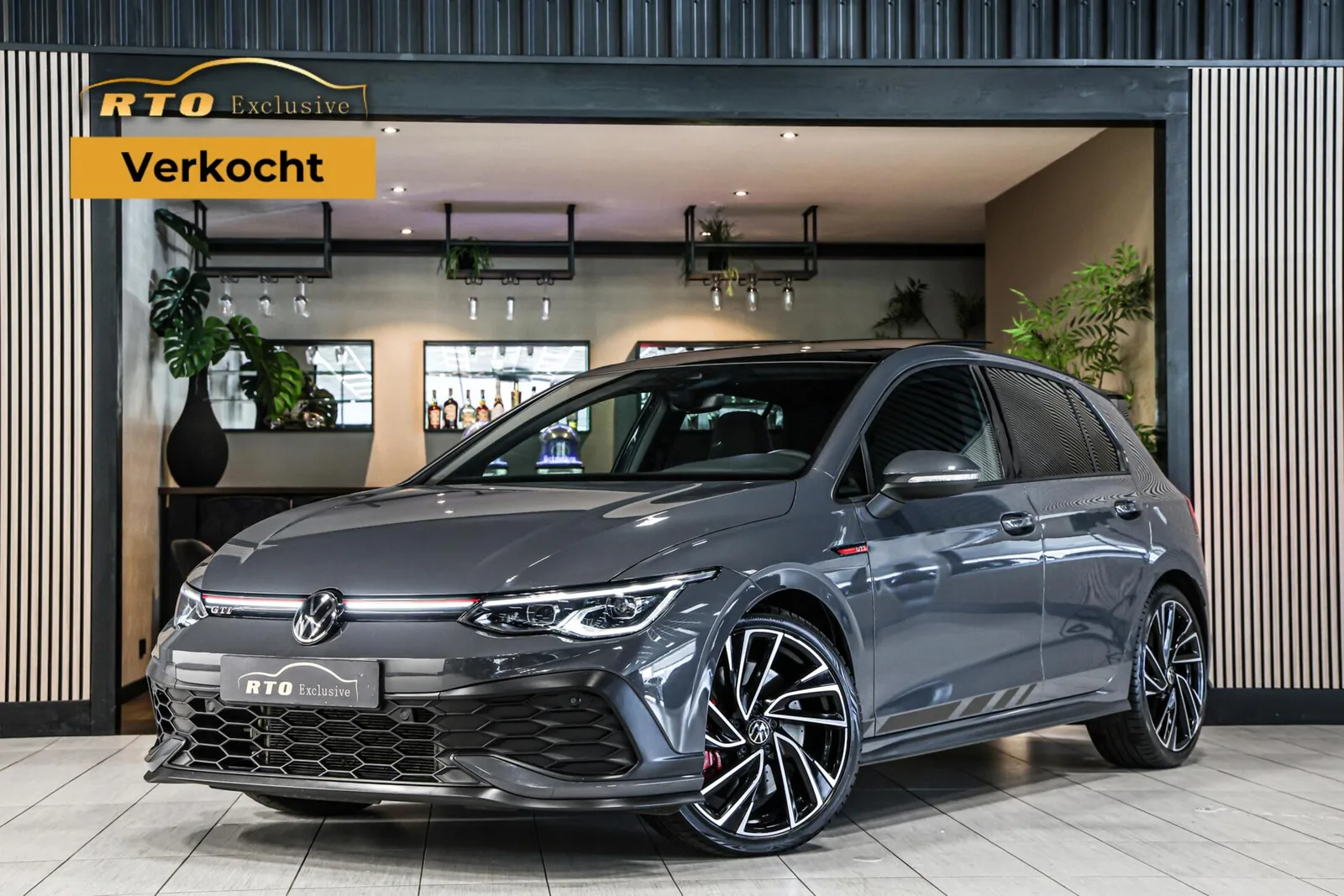 Volkswagen Golf (2021) — foto 1