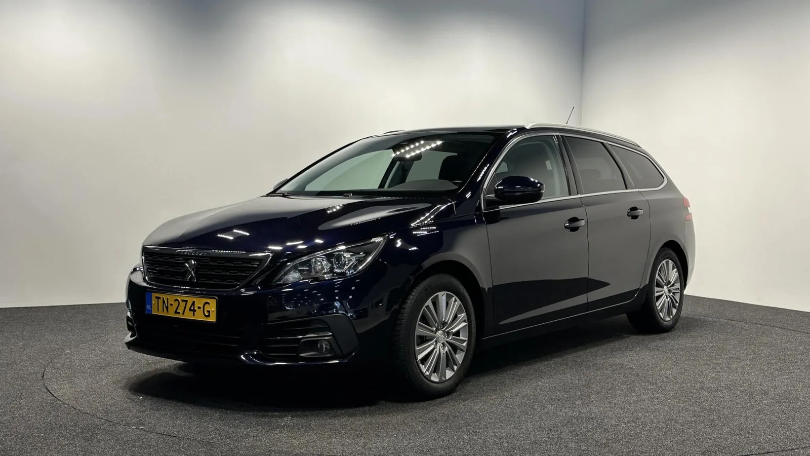 Peugeot 308 (2018) — foto 1