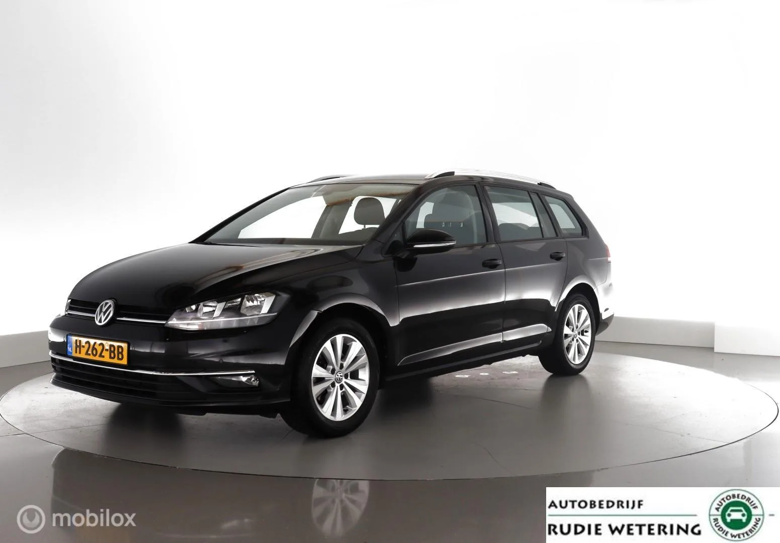 Volkswagen Golf (2020) — foto 1