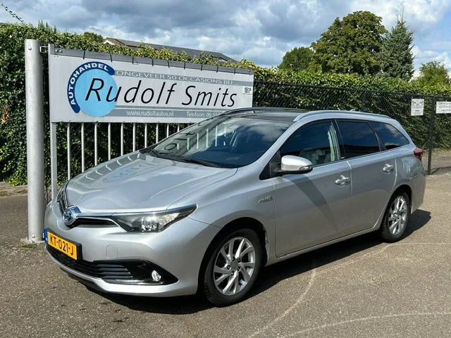 Toyota Auris (2016) — foto 1
