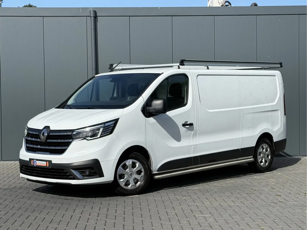 Renault Trafic (2023) — foto 1