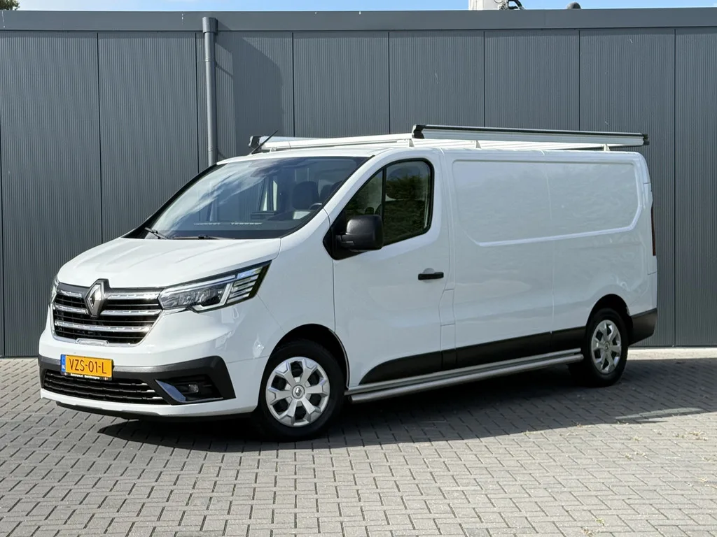 Renault Trafic (2023) — foto 1