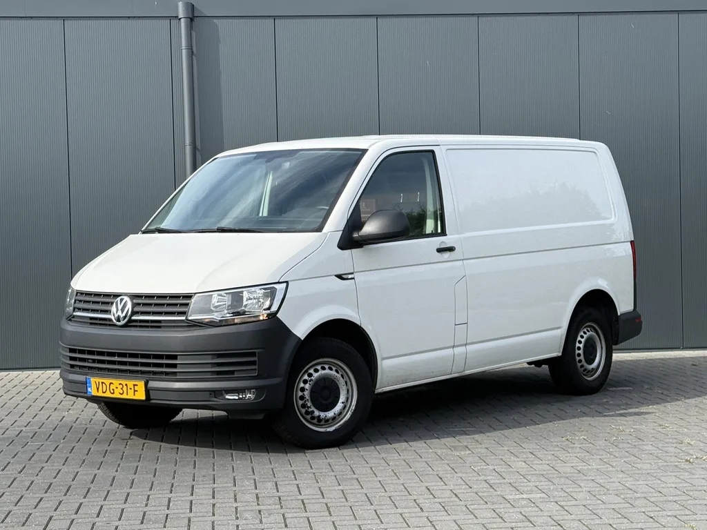 Volkswagen Transporter (2019) — foto 1