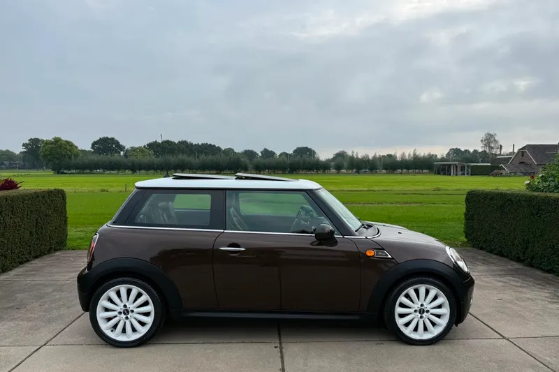 MINI Cooper (2010)