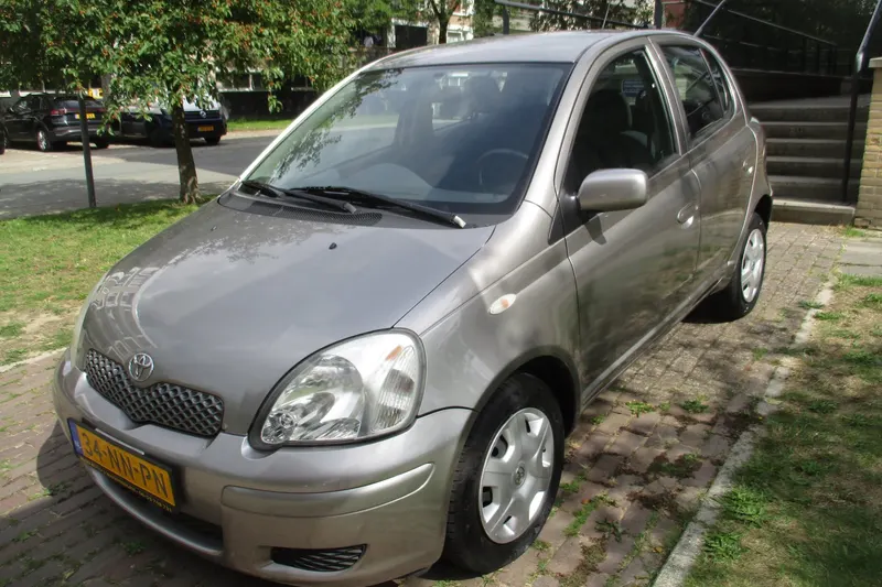 Toyota Yaris (2004)