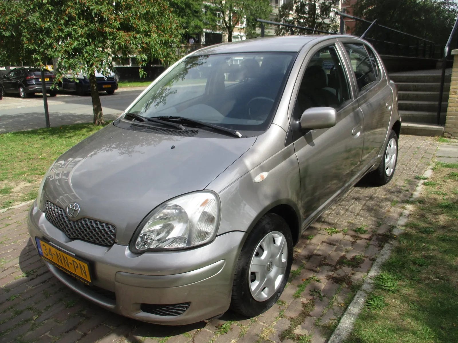 Toyota Yaris (2004) — foto 1