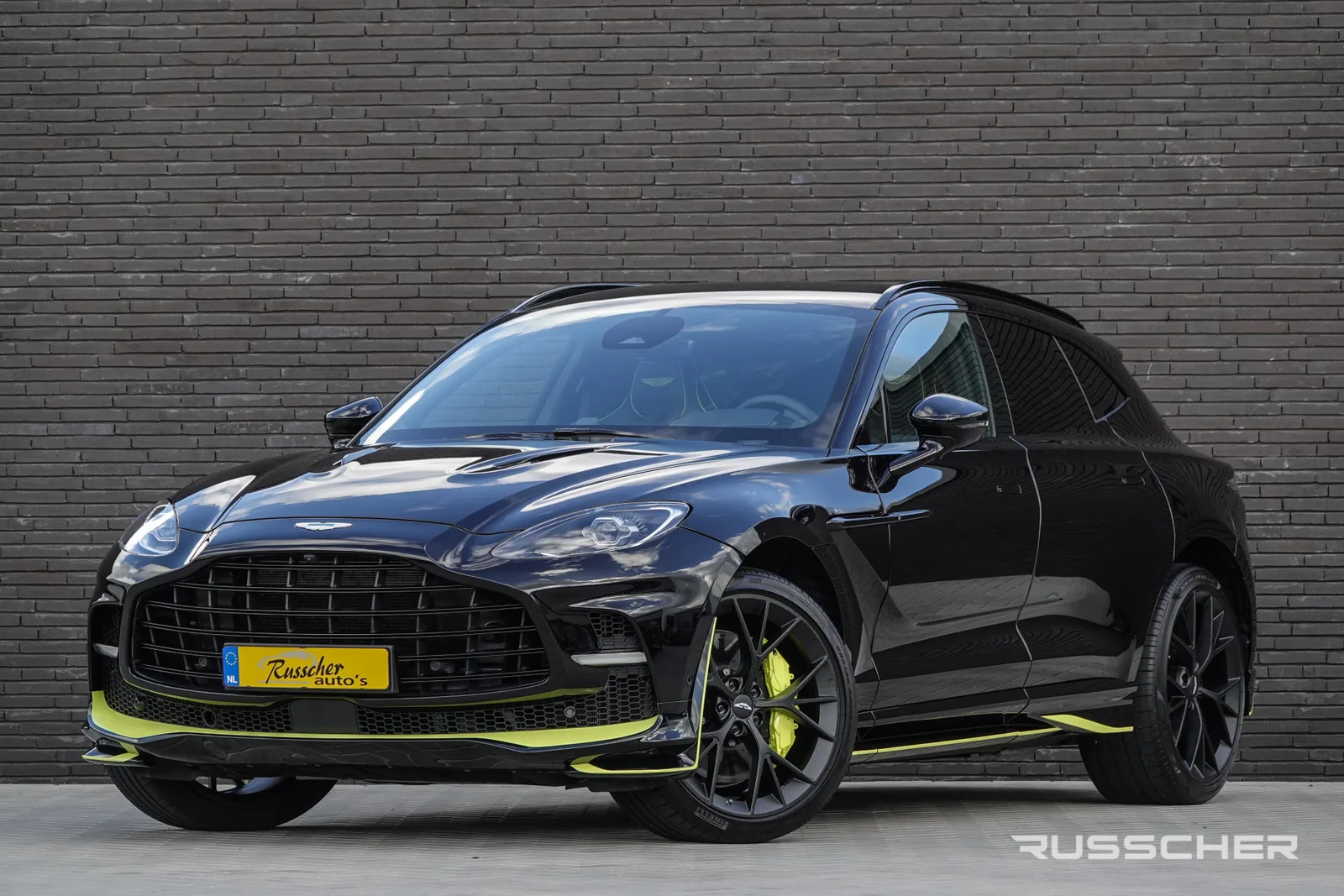 Aston Martin DBX (2025) — foto 1