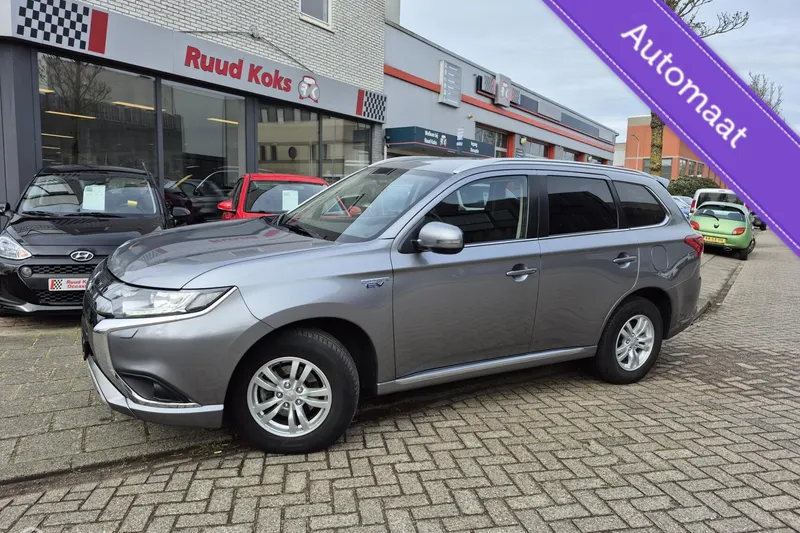 Mitsubishi Outlander (2020)
