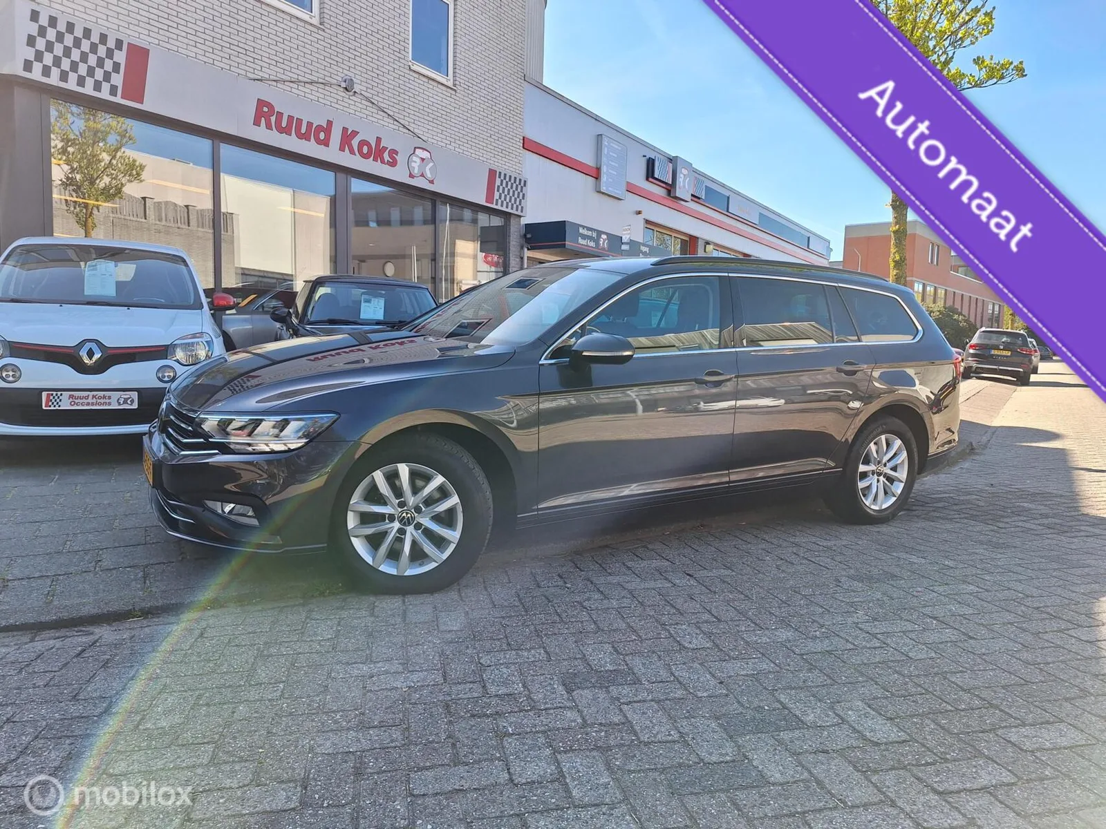 Volkswagen Passat (2023) — foto 1