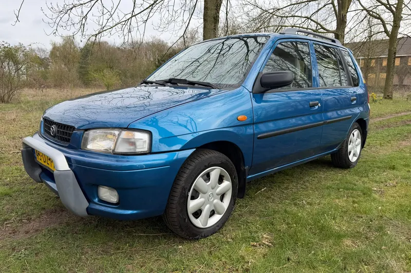 Mazda Demio (2000)