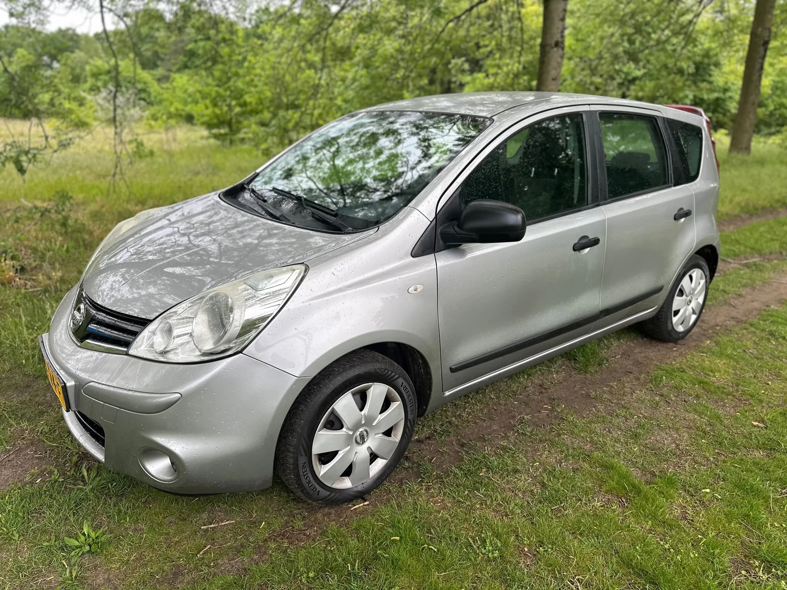 Nissan Note (2010) — foto 1