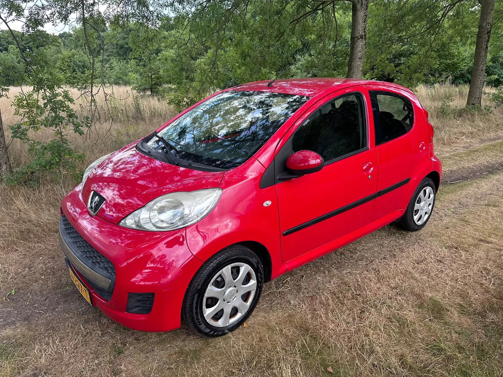 Peugeot 107 (2009) — foto 1