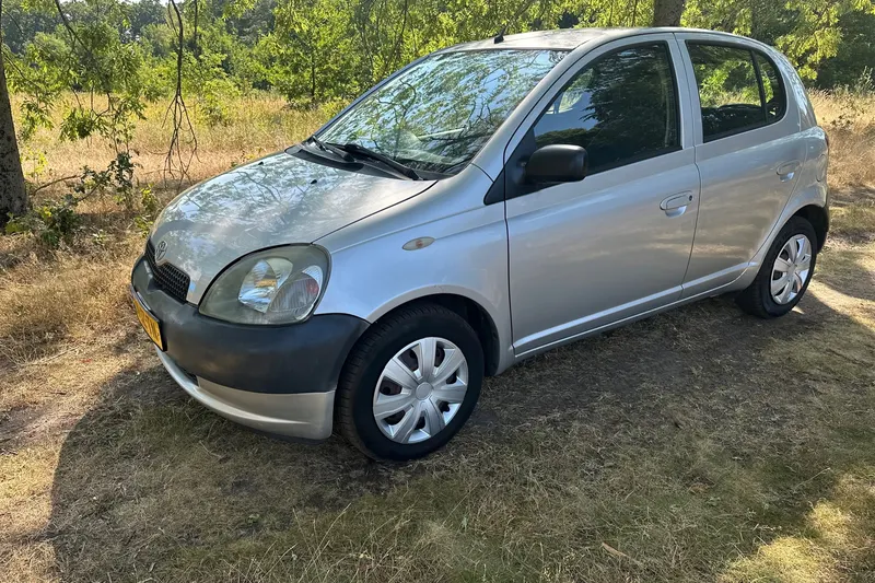 Toyota Yaris (2002)