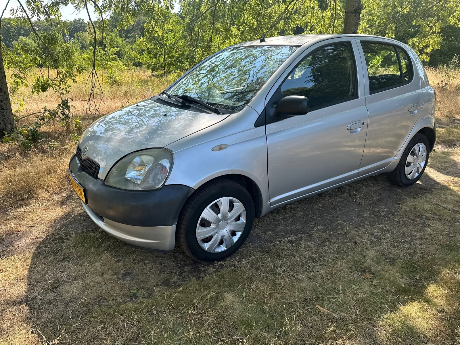 Toyota Yaris (2002) — foto 1
