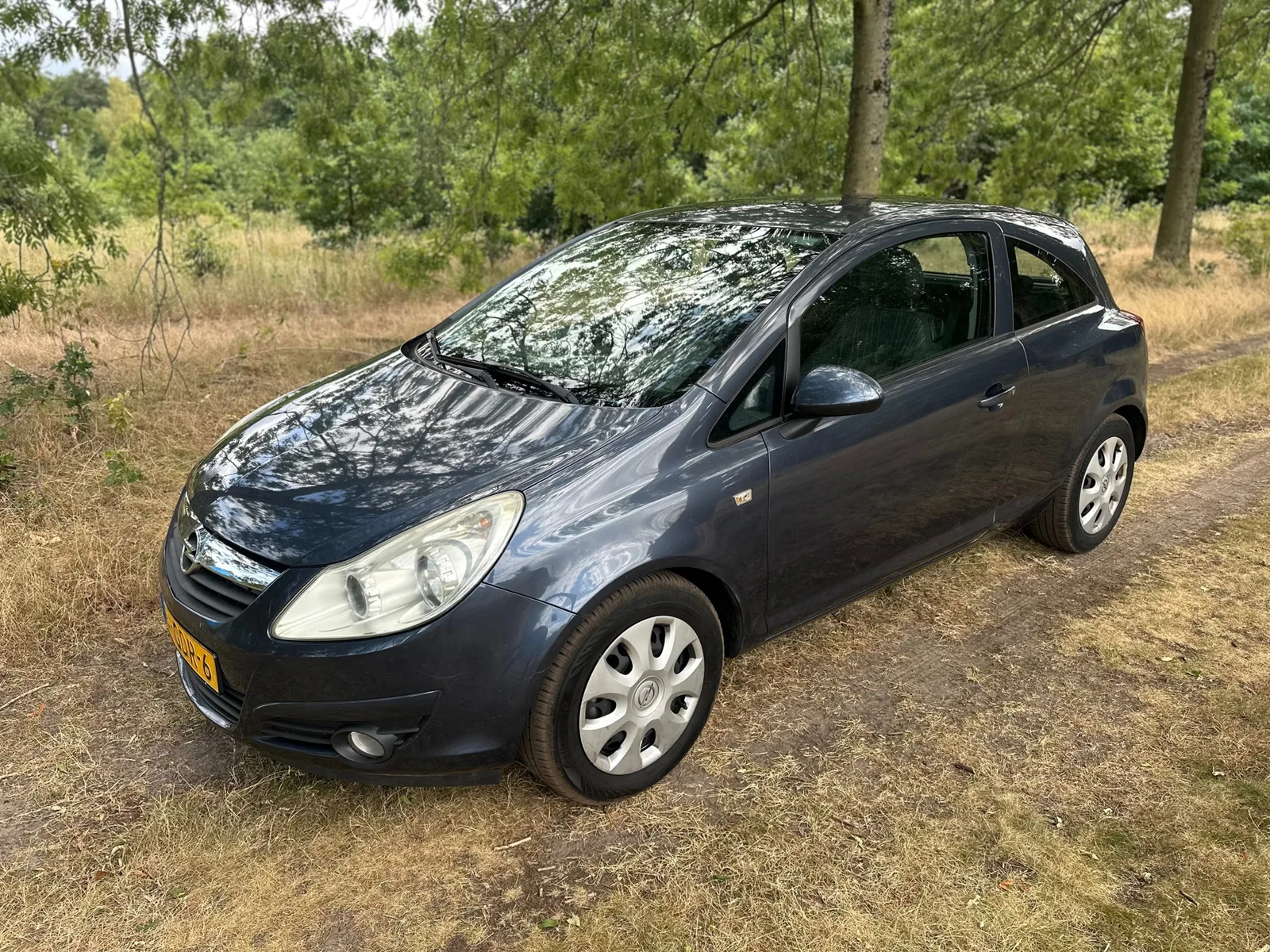 Opel Corsa (2008) — foto 1
