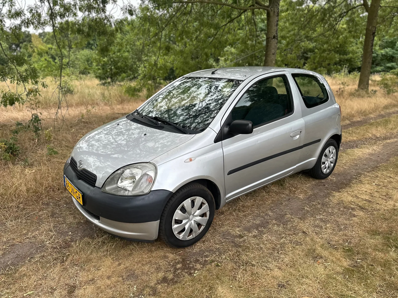 Toyota Yaris (2002) — foto 1
