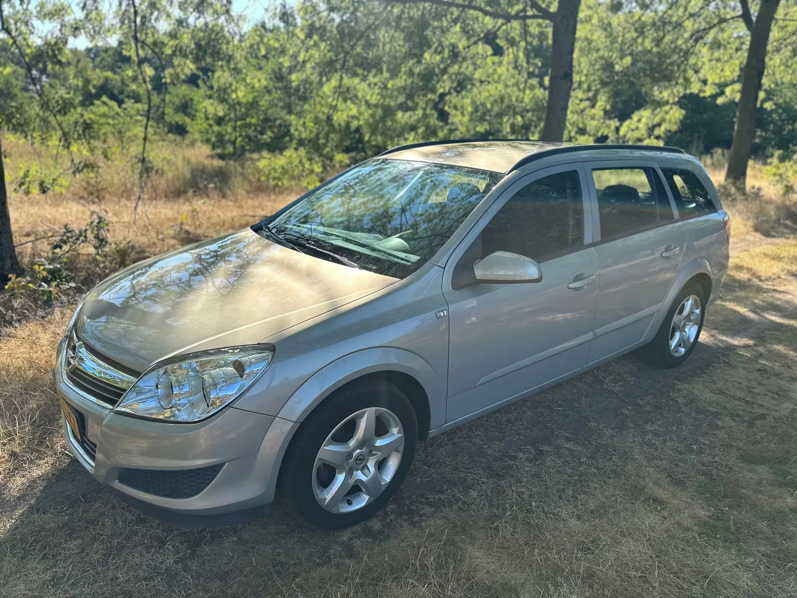 Opel Astra (2008) — foto 1