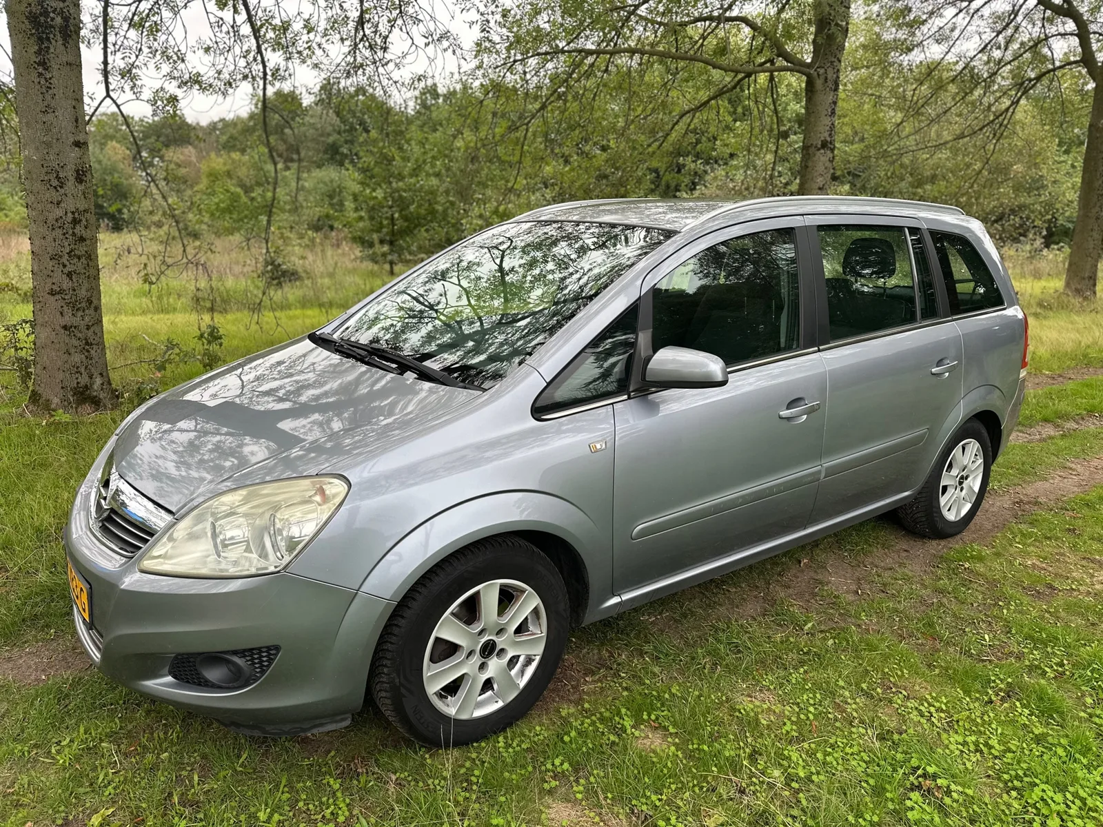 Opel Zafira (2008) — foto 1