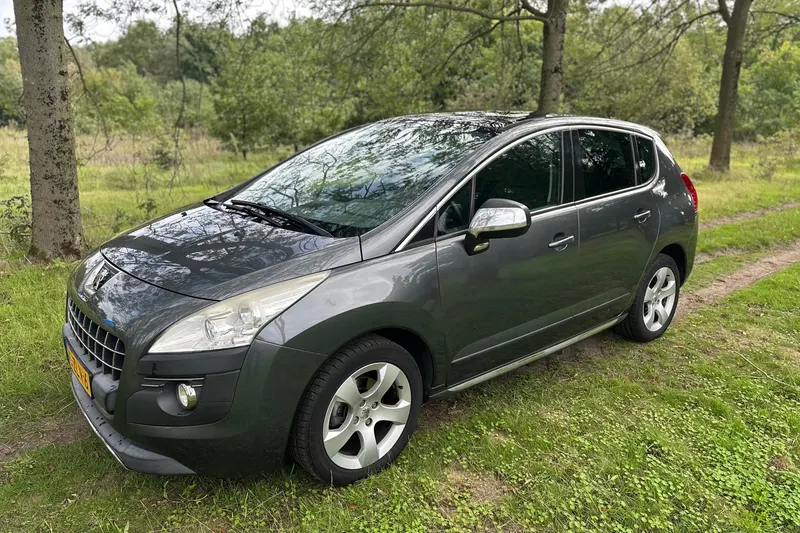 Peugeot 3008 (2013)