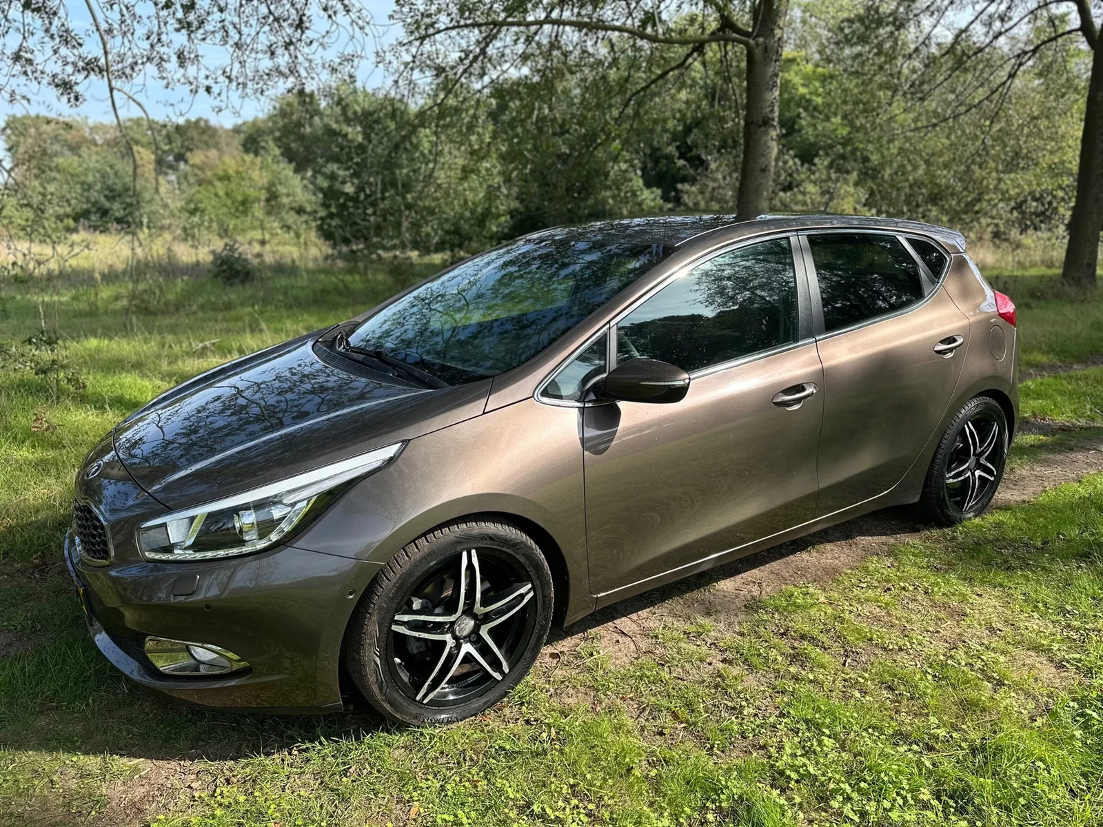 Kia Ceed (2012) — foto 1