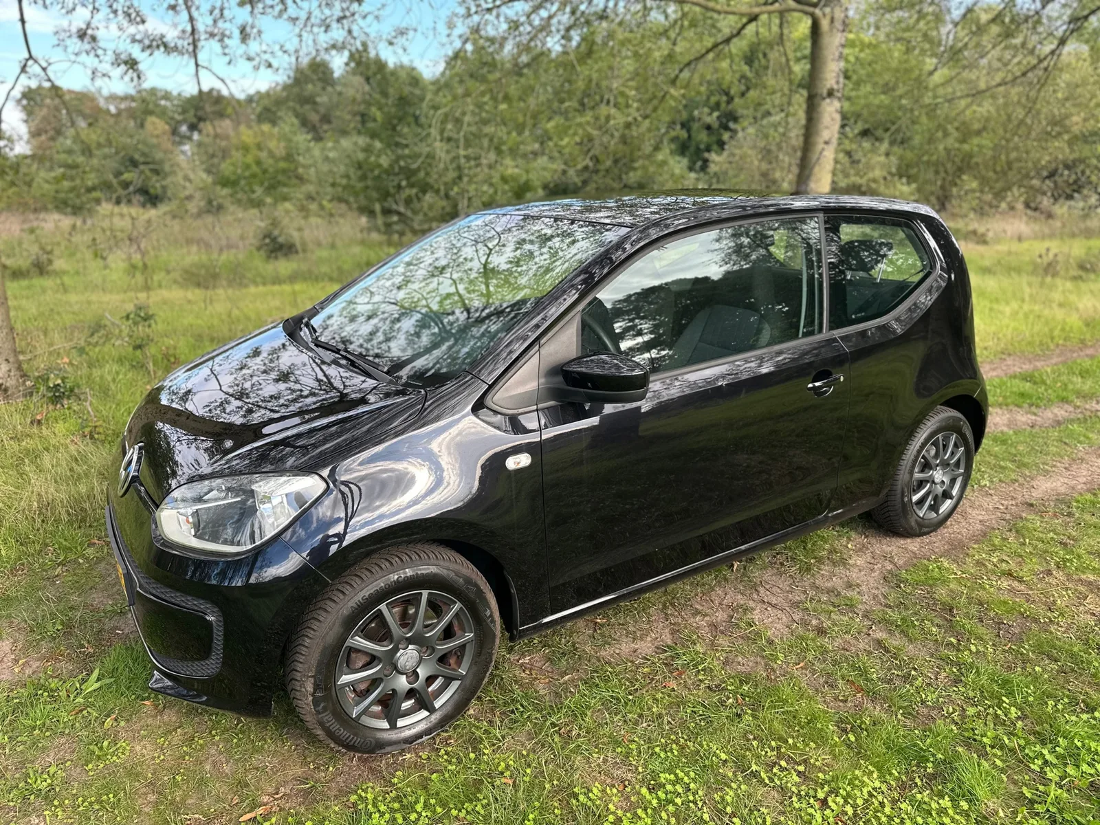 Volkswagen Up! (2013) — foto 1