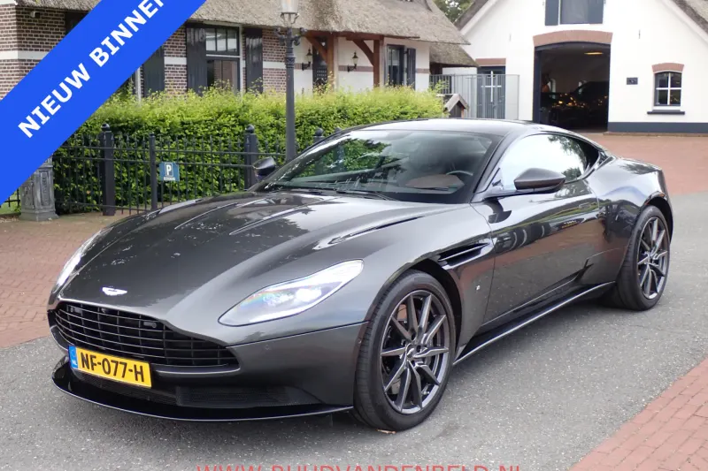 Aston Martin DB11 (2017)