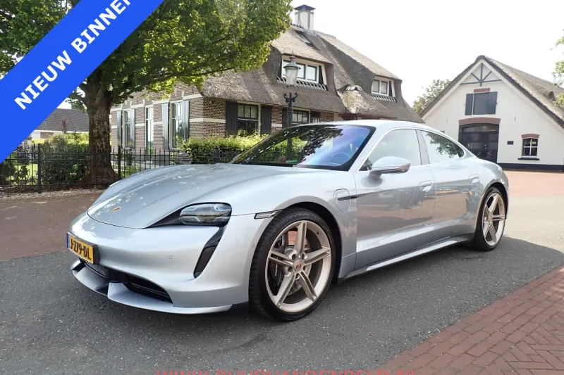 Porsche Taycan (2020)