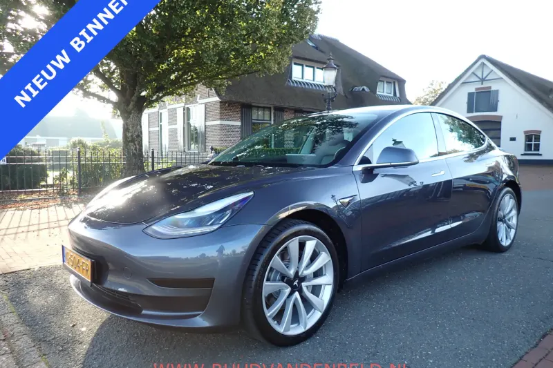 Tesla Model 3 (2019)
