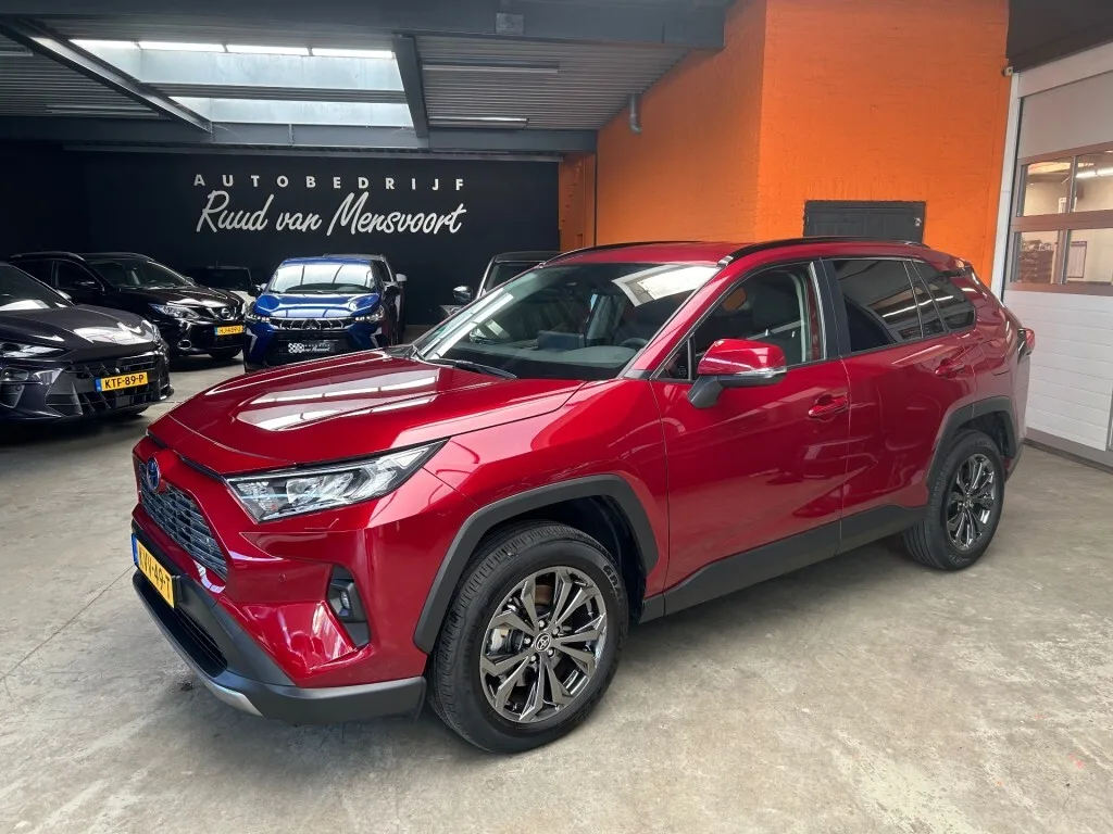 Toyota RAV4 (2025) — foto 1
