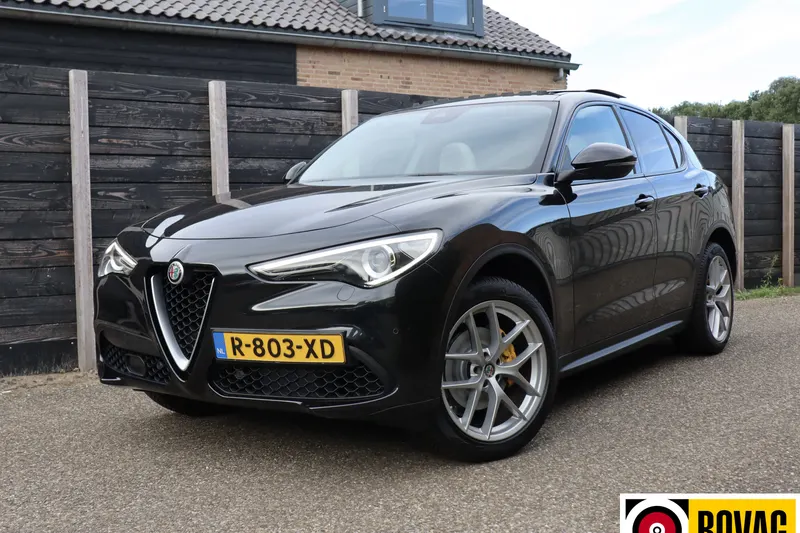 Alfa Romeo Stelvio (2019)