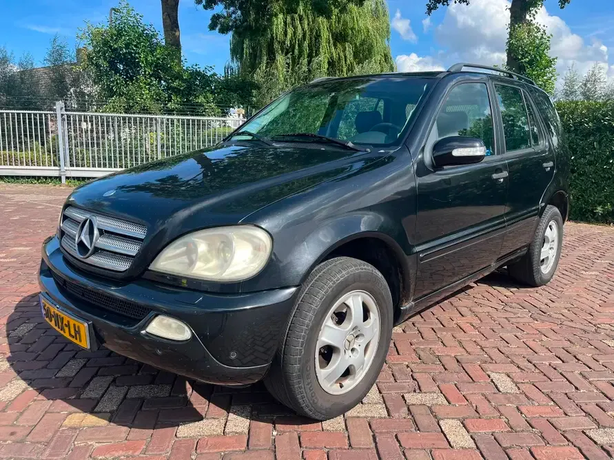 Mercedes-Benz ML-Klasse (2004) — foto 1
