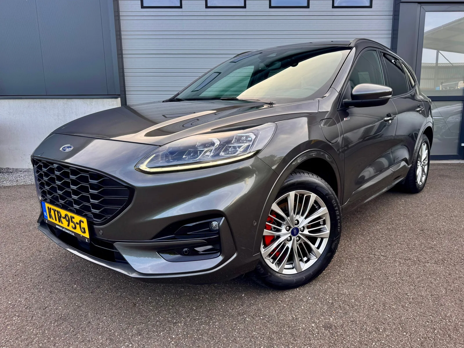 Ford Kuga (2021) — foto 1