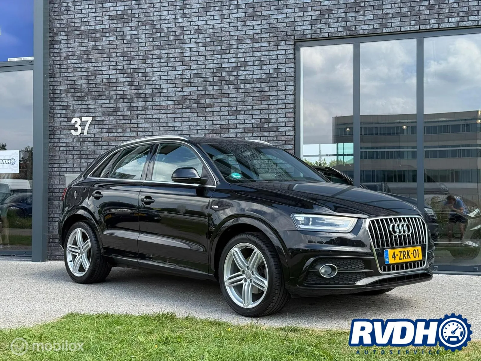 Audi Q3 (2015) — foto 1