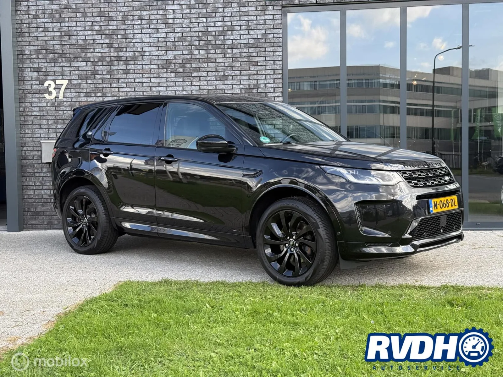 Land Rover Discovery Sport (2021) — foto 1