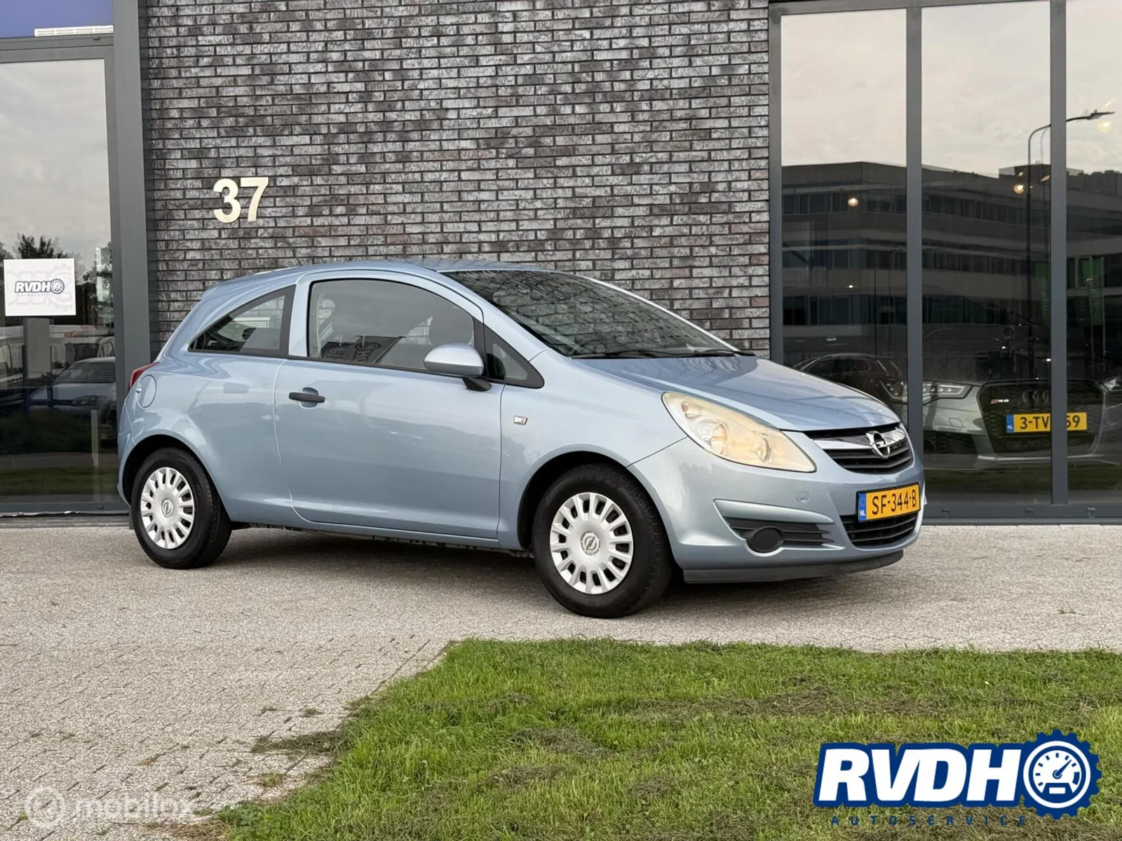 Opel Corsa (2008) — foto 1