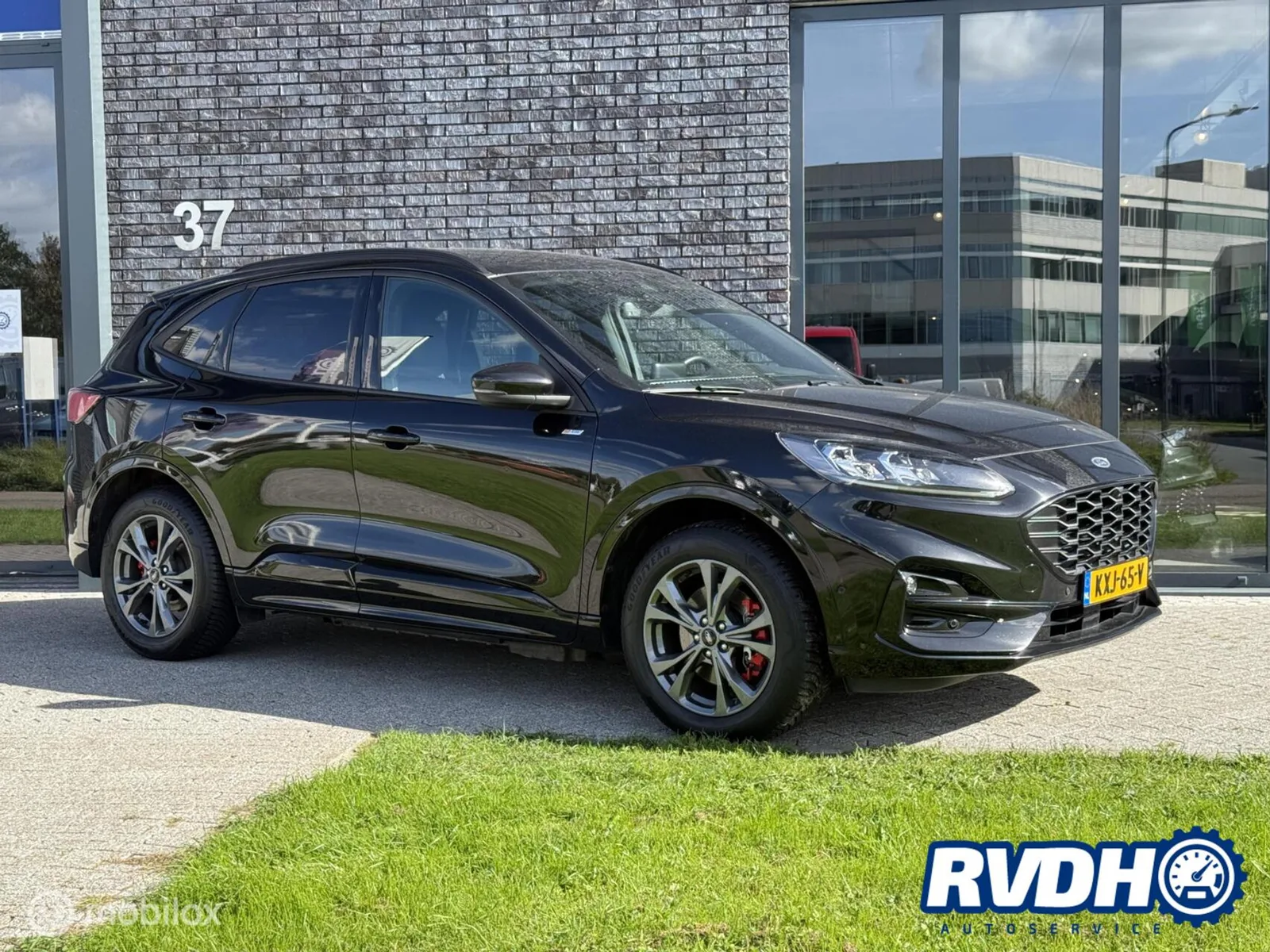 Ford Kuga (2021) — foto 1
