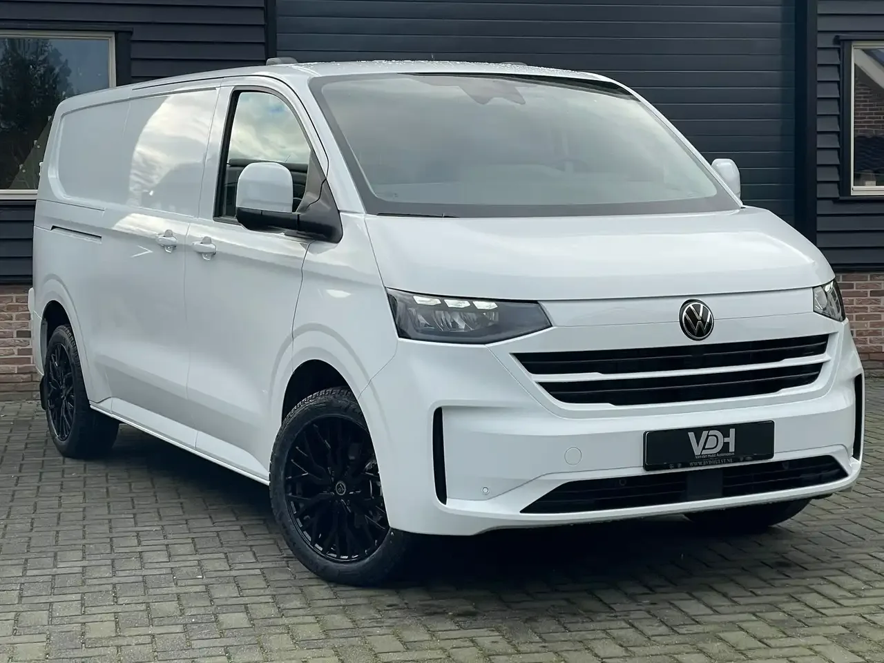 Volkswagen Transporter (2024) — foto 1